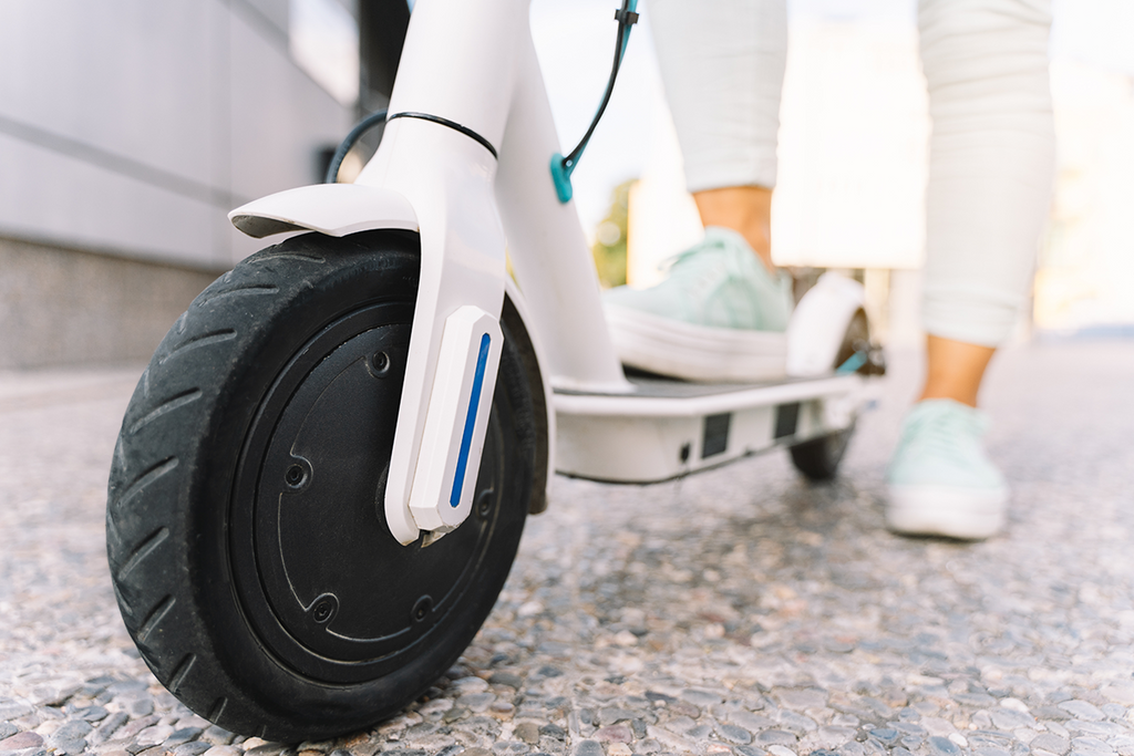 E-Bike vs. Electric Scooter: Which One Is For You?